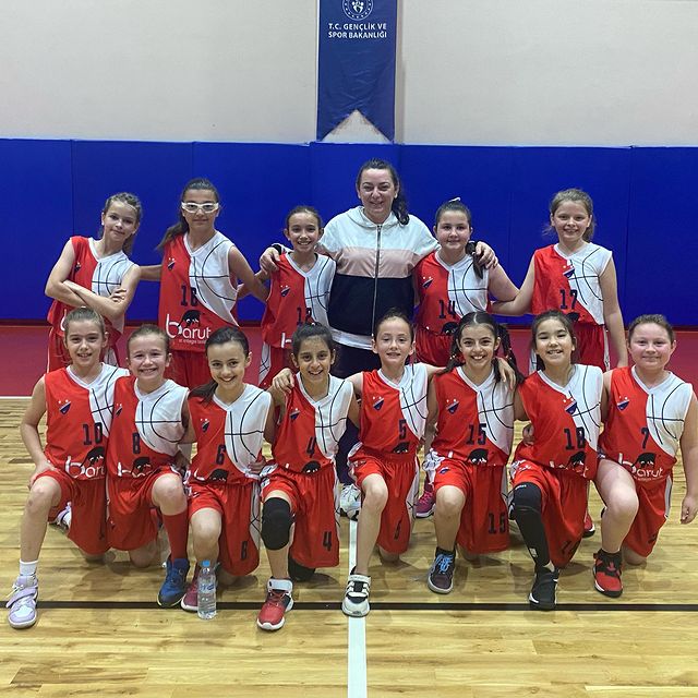 Mustafakemalpaşa U10 Kız Basketbol Takımı Büyük Bir Başarıya İmza Attı