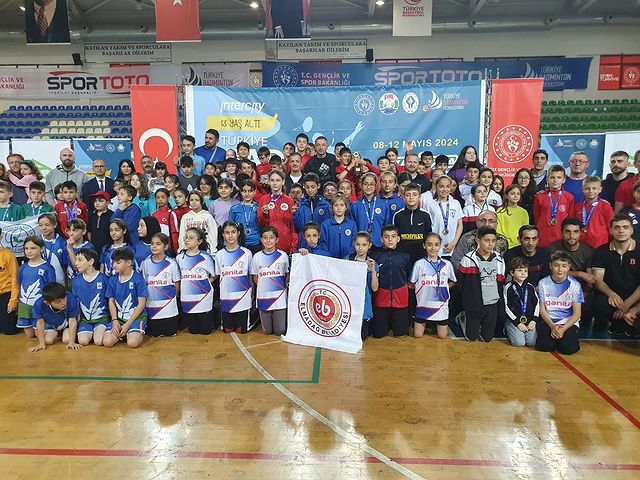 Rize'de 13 Yaş Altı Türkiye Badminton Şampiyonası Sonuçları