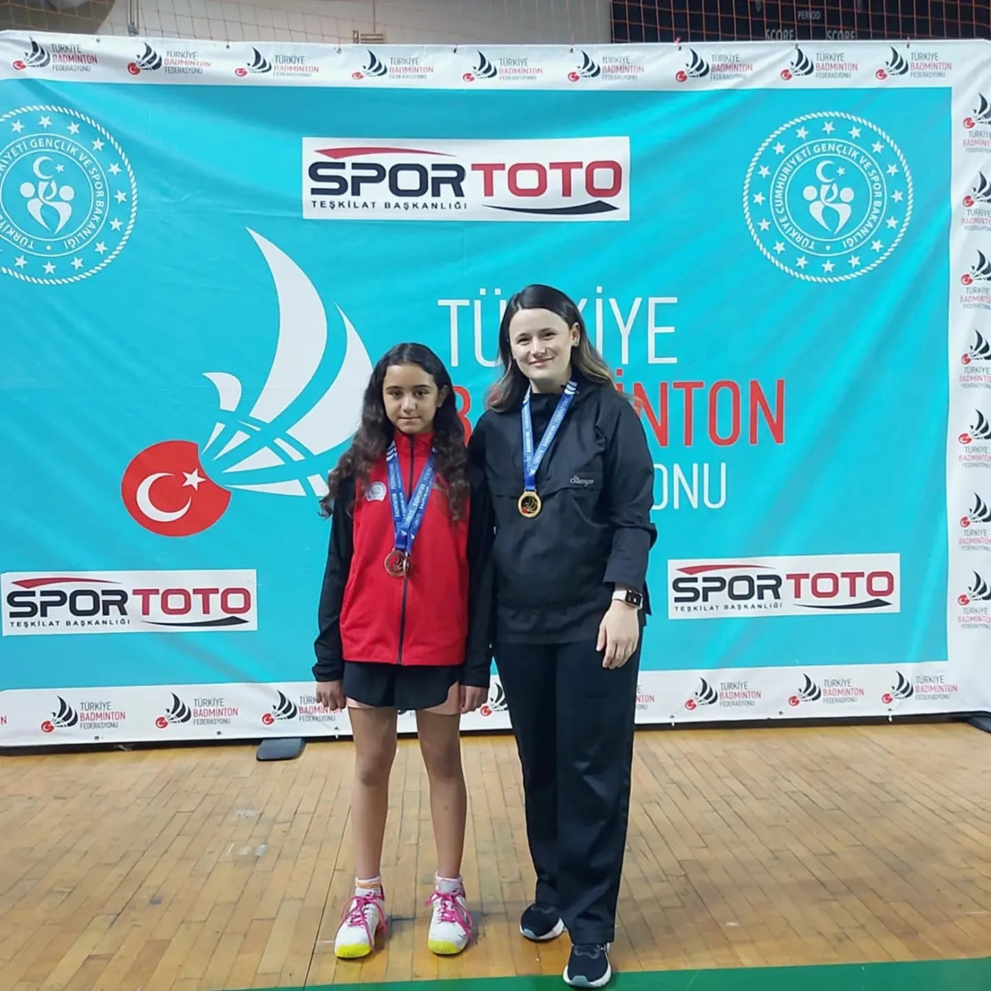 Yıldırım'da Genç Sporcular Badminton Şampiyonasında Başarı Kat etti