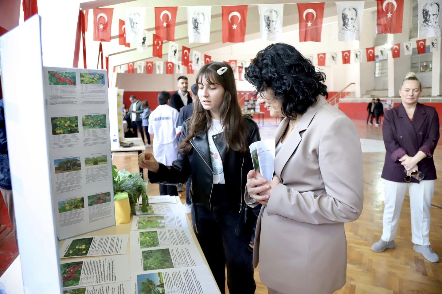 İzmir Kınık Mesleki ve Teknik Anadolu Lisesi Bilim Fuarında Öne Çıktı