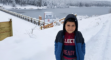 Hem Üşüdü Hem Çevrenin Güzelliğini Anlattı