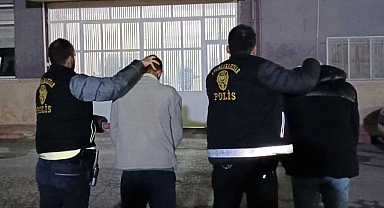 Annesini öldüren genç ve ona yardım eden şahıs tutuklandı