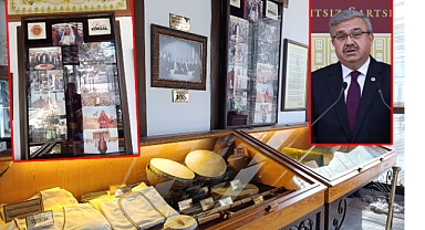 CHP’li Köksal'ın cami yerleşkesindeki fotoğraflı propagandasına tepkiler sürüyor