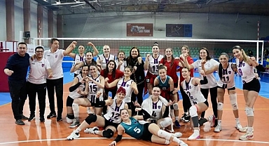 Afyon Belediye Yüntaş Voleybol Takımı, Fenerbahçe'yi Mağlup Ederek Finale Yükseldi