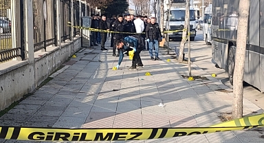 AFYONDA DOLMUŞ ŞOFÖRLERİ ARASINDA SİLAHLI VE BIÇAKLI KAVGA