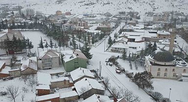 Afyonkarahisar'da rakımı yüksek bir çok bölge kar altında kaldı