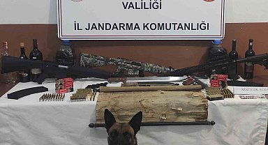 Kaçak alkol baskınına giden jandarma silah, uyuşturucu ve harita ele geçirdi