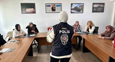 Kadınlara güvenli internet kullanımı anlatıldı