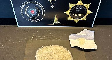 Otomobilin bagajındaki uyuşturucu zulasını polis buldu