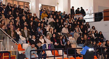 Üniversiteli öğrencilere 'Bağımlı Olma, Geleceğe Umut Ol' eğitimi verildi