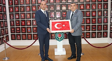 BAŞKAN KUMARTAŞLI'DAN MÜDÜR SÜNNETCİ'YE TEŞEKKÜR