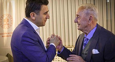 Bilecik Valisi Şefik Aygöl, iftarda huzurevi sakinleri ve çocuklarla buluştu