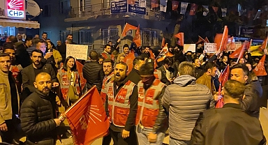 CHP’LİLER İMAMOĞLU’NA DESTEK İÇİN TOPLANDI!