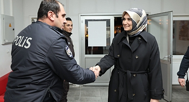 Devlet Ana’dan Polis karakoluna gece ziyareti