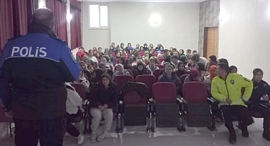 Emniyet Ekipleri Öğrencileri Bilgilendirdi
