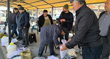 Bu pazarda satılan ürünlerin hepsi doğal ve yöresel