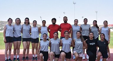 Afyon Gençlik Spor Kulübü Kadın Voleybol Takımı Yeni Sezona Hazırlanıyor