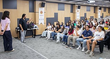 Afyonkarahisar Belediyesi Ücretsiz Tiyatro Kursları Başladı