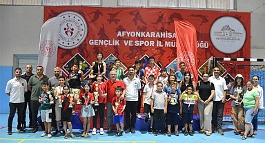 Afyonkarahisar'da 15 Temmuz Anısına Satranç ve Eskrim turnuvaları düzenlendi