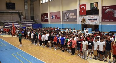 Afyonkarahisar'da Anadolu Yıldızlar Ligi Futbol Heyecanı Başladı