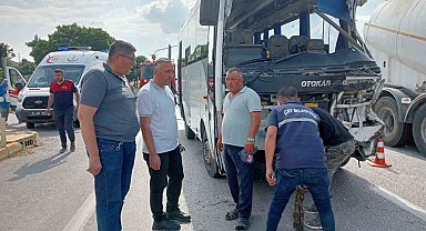 Afyonkarahisar'da midibüs kamyonla çarpıştı: 7 yaralı