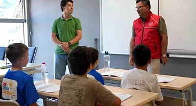 Düzce Gençlik Merkezinde Yaz Okulu Eğitimi Başladı: Gençlerin Manevi Gelişimine Katkı