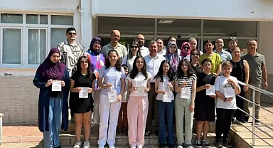 Kumluca'da LGS Başarısı Altınla Taçlandı: Öğrenciler Ödüllendirildi