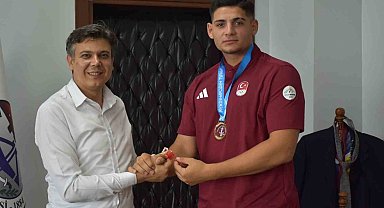 Şampiyon sporculardan Söğüt Belediyesi'ne ziyaret