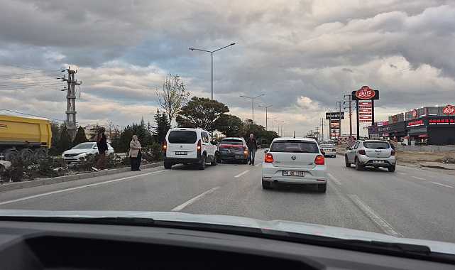 Afyonkarahisar’da Akşam Saatlerinde Zincirleme Kaza